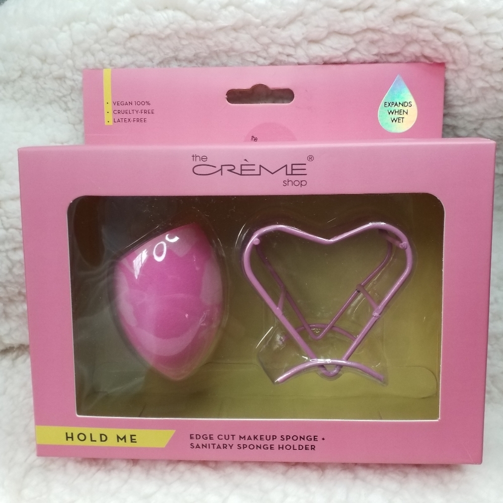 the CRÈME shop Edge Cut Sponge and Sanitary Holder